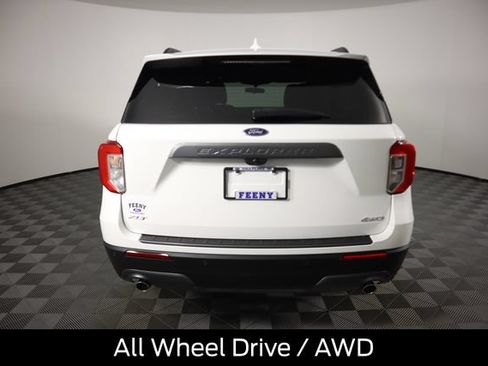 Used 2023 Ford Explorer XLT w/ XLT Sport Appearance Package AWD/4WD image 6