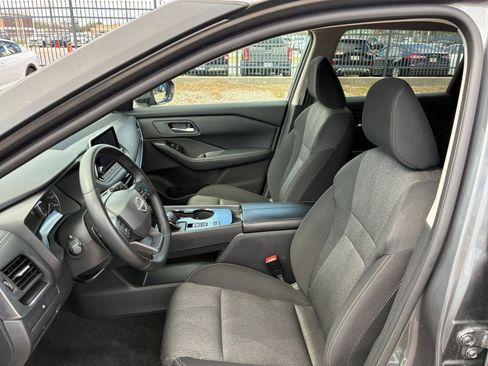 Used 2025 Nissan Rogue SV image 23