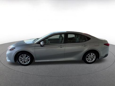 Used 2025 Toyota Camry LE image 8
