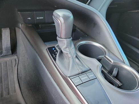 Used 2023 Toyota Camry SE w/ Convenience Package FWD image 19