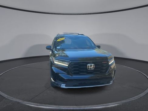 Used 2023 Honda Pilot TrailSport image 5