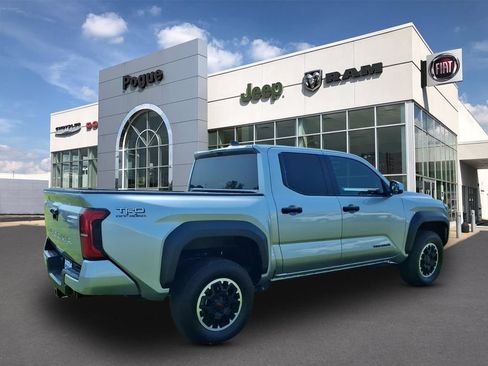 Used 2024 Toyota Tacoma TRD Off-Road AWD/4WD image 3