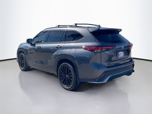 Used 2023 Toyota Highlander L image 5