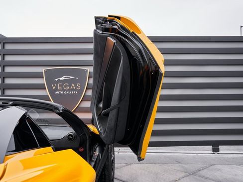 Used 2024 McLaren 750S image 27