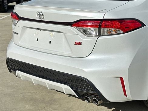Certified 2022 Toyota Corolla SE image 5