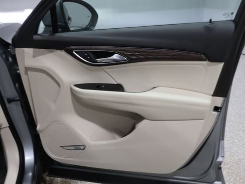 Used 2023 Buick Envision Avenir image 23