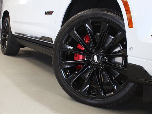 Used 2026 Cadillac Escalade V AWD/4WD image 14