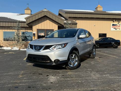 Used 2019 Nissan Rogue Sport S image 6