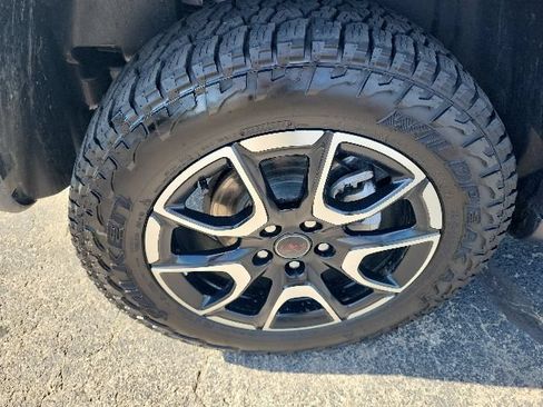 Used 2025 Jeep Compass Trailhawk AWD/4WD image 18