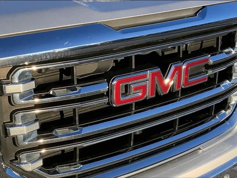 Used 2018 GMC Sierra 1500 SLT w/ SLT Premium Package image 28