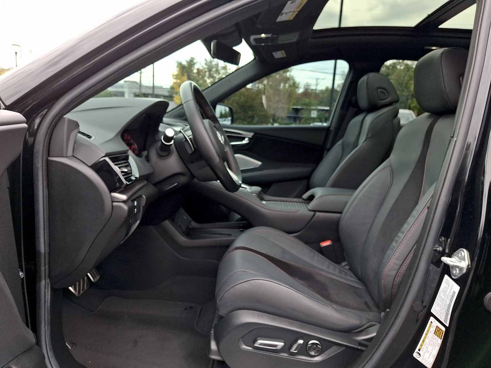 Certified 2024 Acura RDX w/ Advance Package AWD/4WD image 13