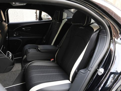 New 2026 Bentley Flying Spur Plug-In Hybrid image 12