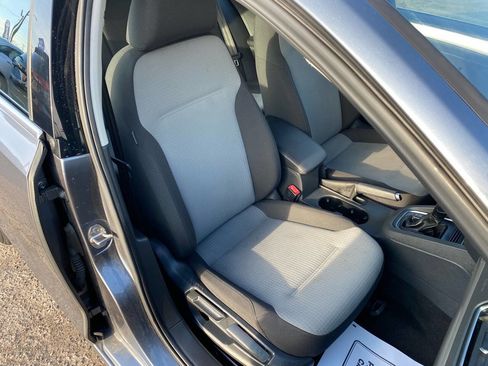 Used 2017 Volkswagen Jetta S w/ Jetta S Cold Weather Package image 10