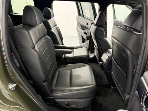 Used 2024 Hyundai Santa Fe Calligraphy AWD/4WD image 13