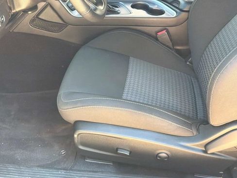 Used 2022 Dodge Challenger R/T RWD image 17