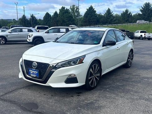 Used 2022 Nissan Altima 2.0 SR FWD image 3