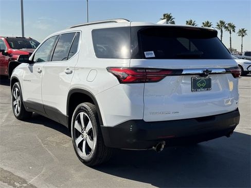 Certified 2023 Chevrolet Traverse LT w/ LT Premium Package image 2