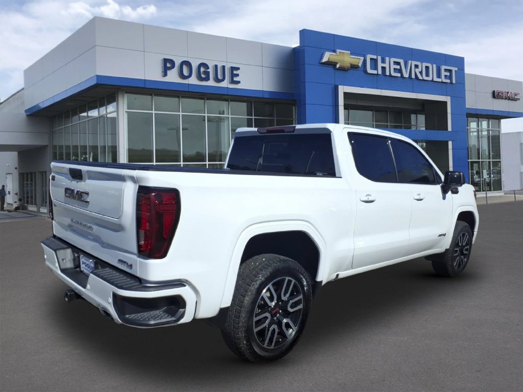 Used 2022 GMC Sierra 1500 AT4 w/ AT4 Preferred Package AWD/4WD image 2