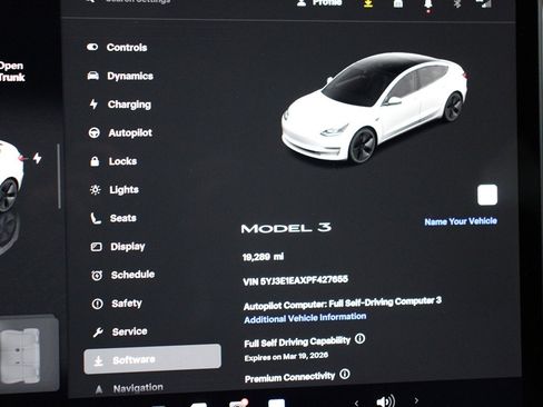 Used 2023 Tesla Model 3 Standard Range image 13