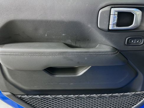 Used 2023 Jeep Wrangler Sahara image 21