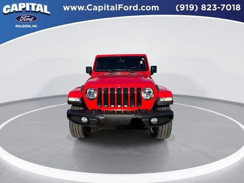 Used 2021 Jeep Wrangler Unlimited Sahara image 3