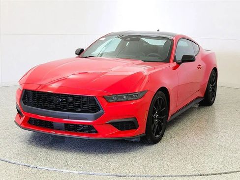 Used 2025 Ford Mustang Coupe RWD image 3