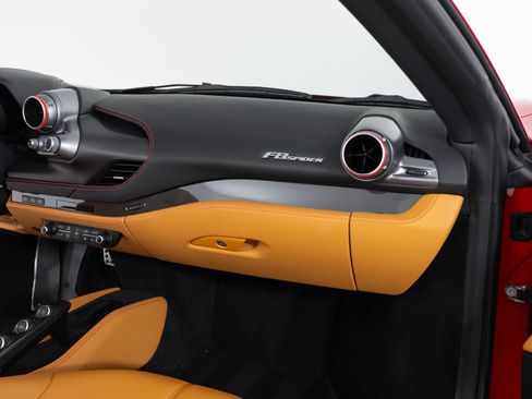 Used 2021 Ferrari F8 Tributo image 33