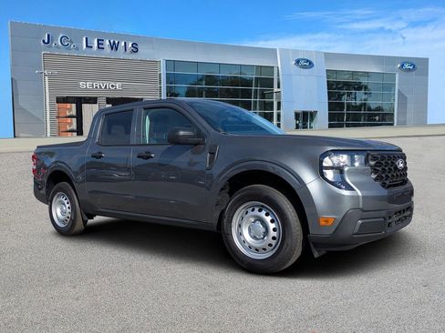 New 2025 Ford Maverick XL image 1