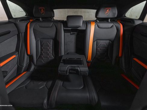 Used 2025 Lamborghini Urus SE image 41