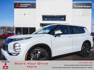 New 2026 Mitsubishi Outlander SE video 1
