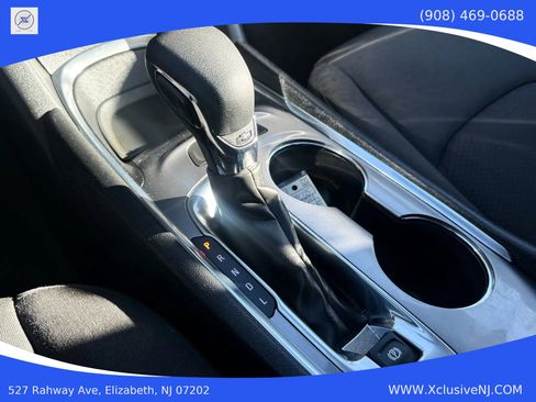 Used 2023 Chevrolet Malibu LT image 17