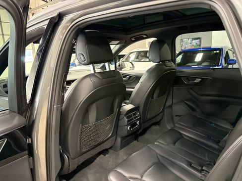 Used 2017 Audi Q7 3.0T Prestige w/ Prestige Package AWD/4WD image 25