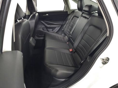 Used 2022 Volkswagen Jetta SE FWD image 25