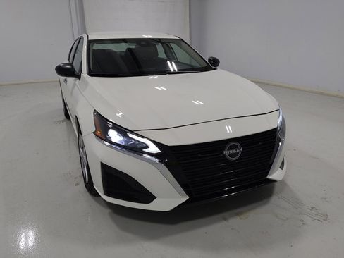 Used 2024 Nissan Altima 2.5 S image 14