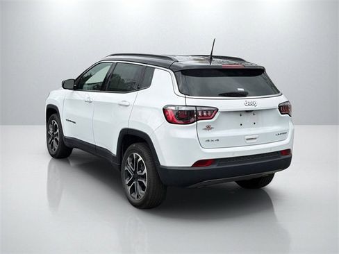 Used 2024 Jeep Compass Limited image 3