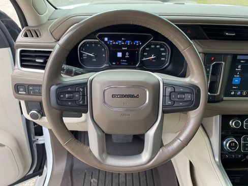 Used 2021 GMC Yukon XL Denali w/ Denali Premium Package RWD image 19