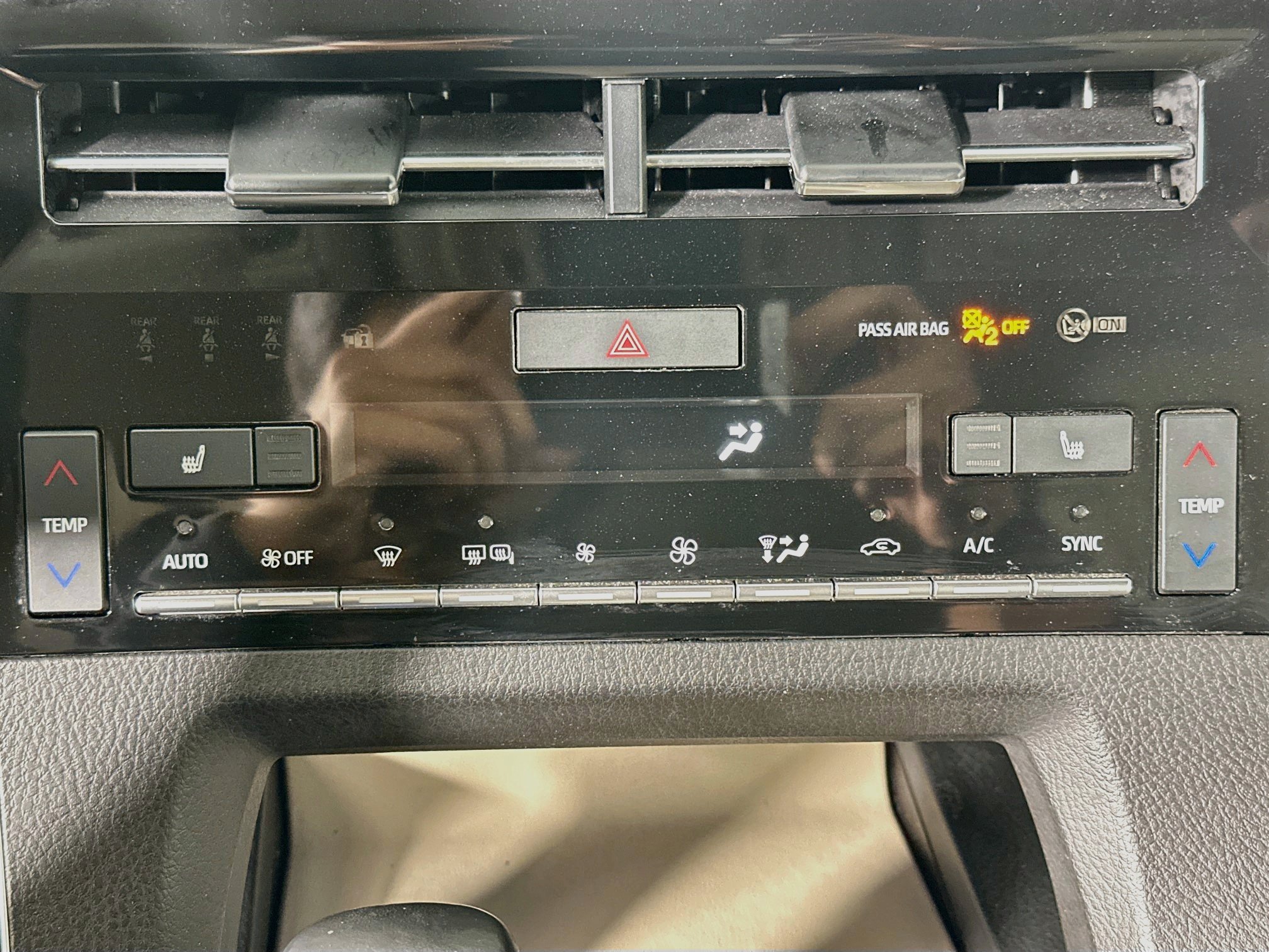 Used 2021 Toyota Avalon XLE FWD image 22