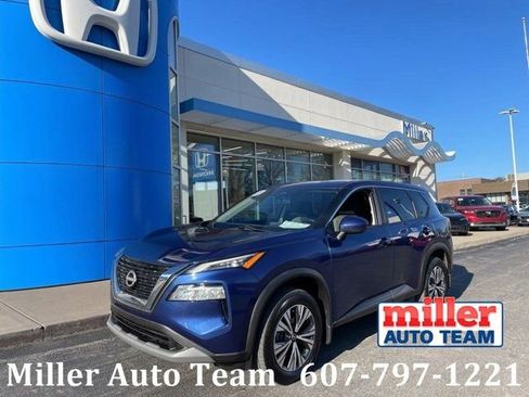 Used 2023 Nissan Rogue SV image 1