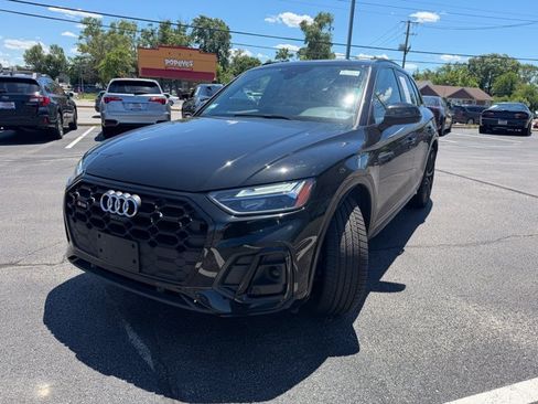 Used 2023 Audi SQ5 Premium Plus w/ Premium Plus Package AWD/4WD image 2