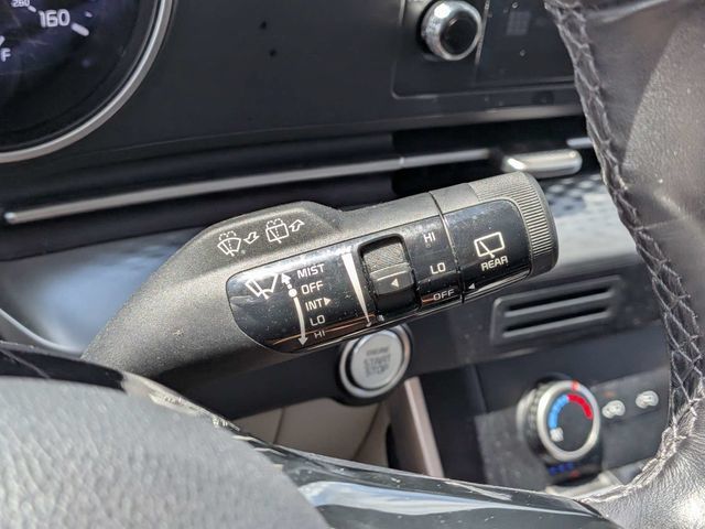 Used 2024 Kia Carnival LX FWD image 27