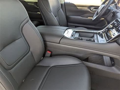 New 2026 Nissan Armada SV image 12