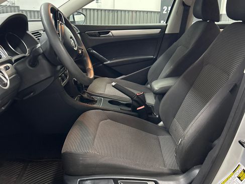 Used 2017 Volkswagen Passat 1.8T S FWD image 8
