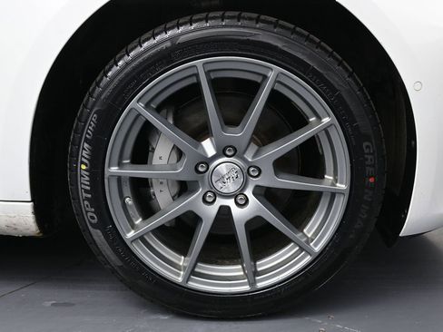 Used 2018 Tesla Model 3 Long Range image 13