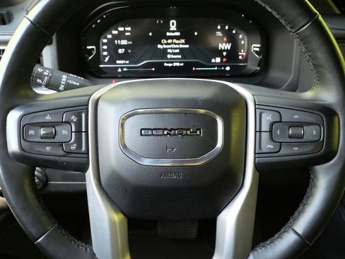 Used 2023 GMC Yukon Denali AWD/4WD image 18