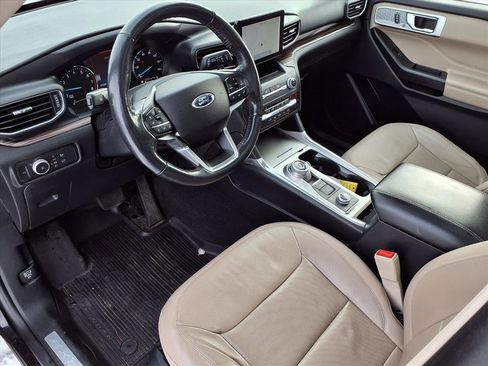 Used 2020 Ford Explorer Limited w/ Class III Trailer Tow Package image 13