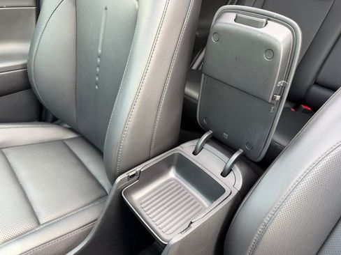 Used 2024 Hyundai Kona Limited FWD image 32