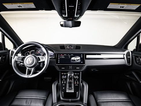 Certified 2023 Porsche Cayenne Platinum Edition AWD/4WD image 24
