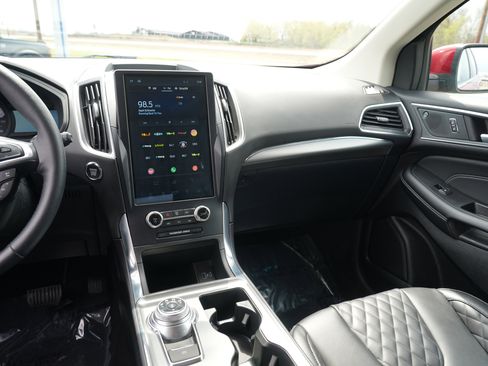 Used 2024 Ford Edge Titanium AWD/4WD image 24
