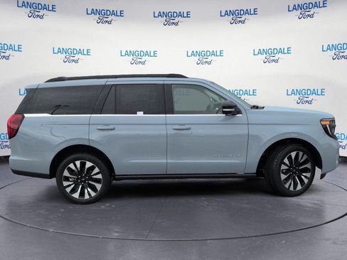 New 2027 Ford Expedition Platinum w/ Driver's Package RWD image 3