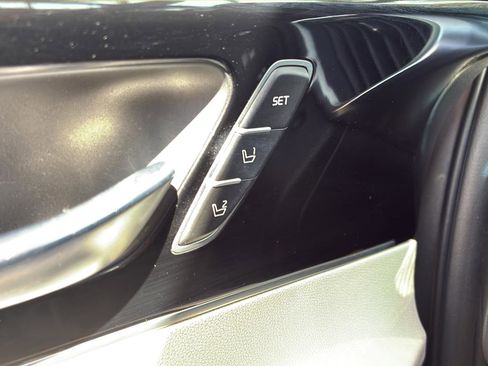 Used 2016 Kia Sorento SX image 7